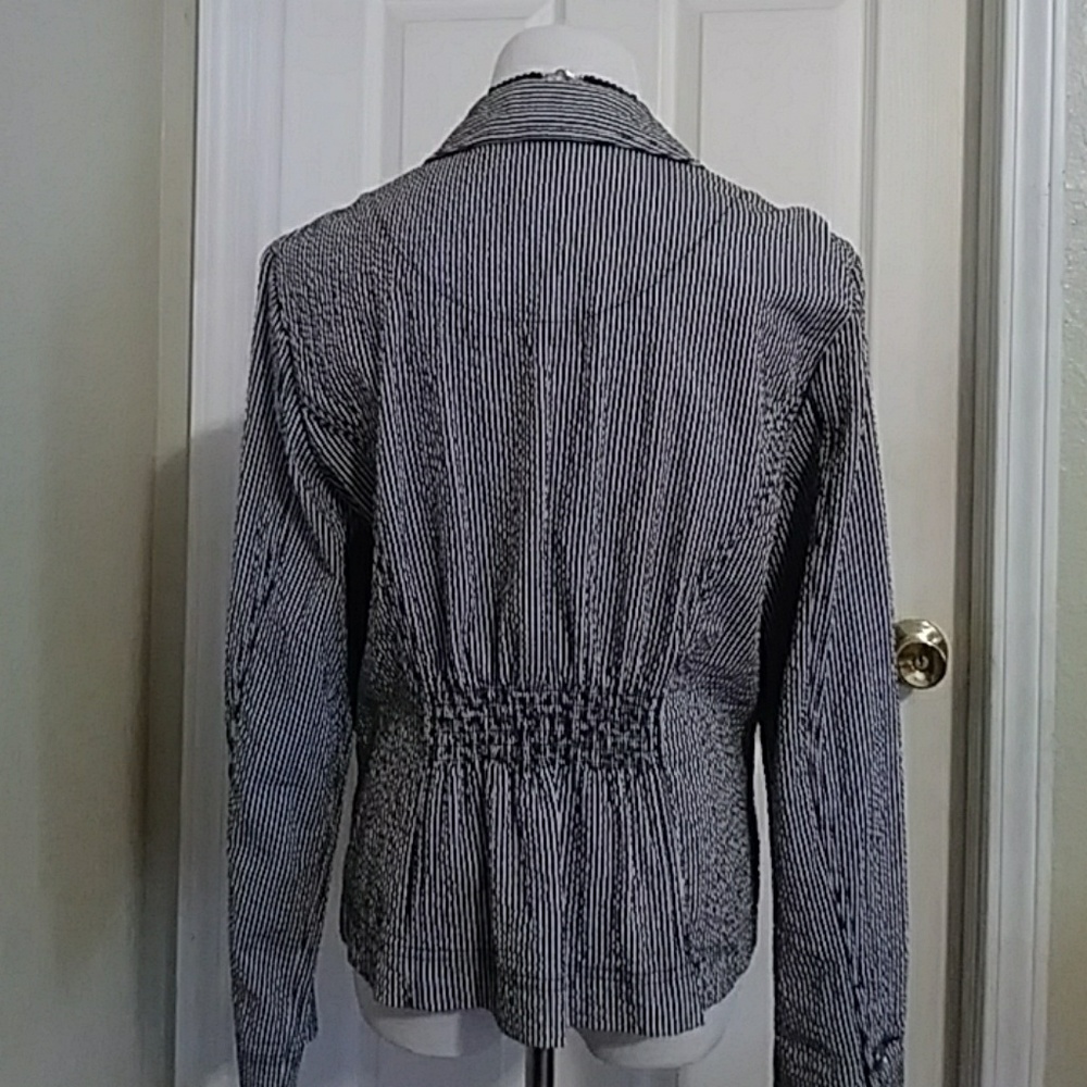 Jacket - Picture 3 of 4